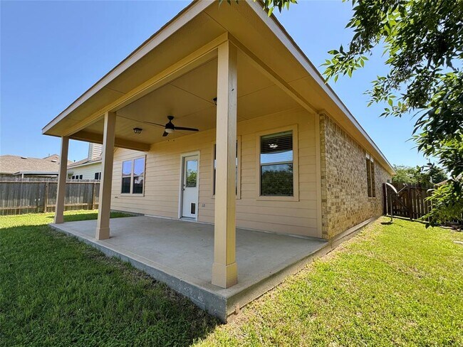 Building Photo - 18717 Stewart Hill Dr