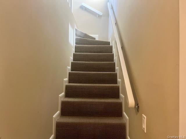 Building Photo - 539 Dune Rd