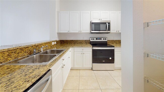 Building Photo - 2929 SE 2nd St