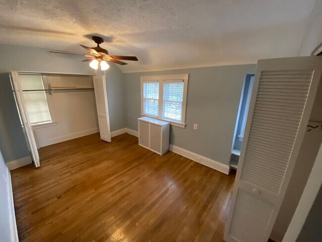 Building Photo - 2975 Claremont Rd