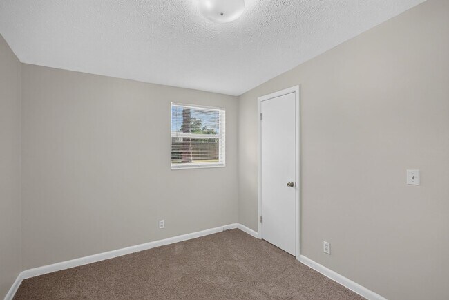 Building Photo - 87 Saratoga Cir S