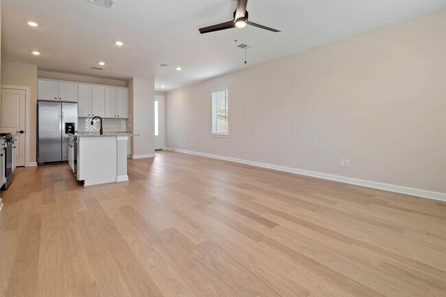 Building Photo - 1107 Campside Dr