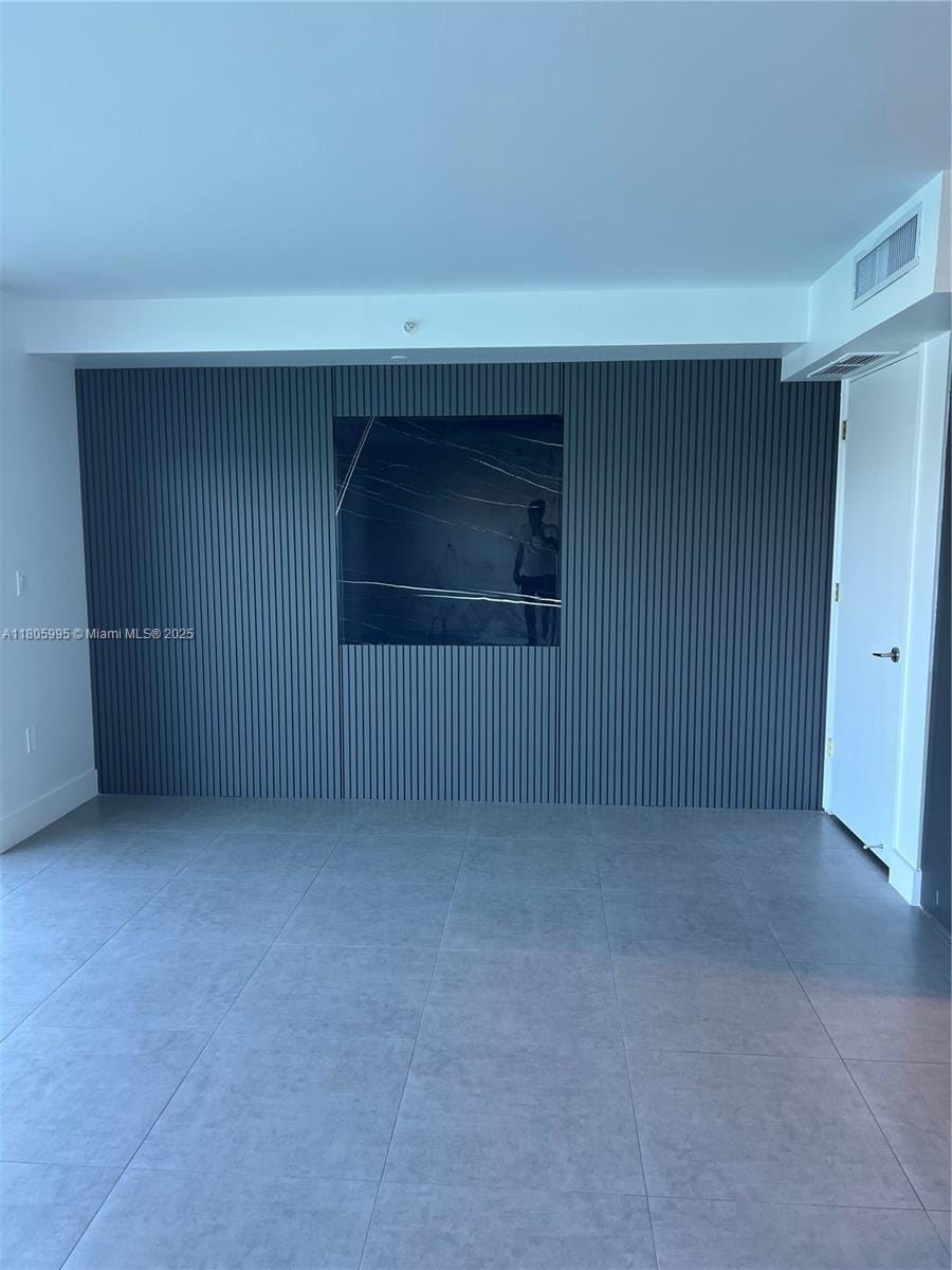 Building Photo - 9821 E Bay Harbor Dr