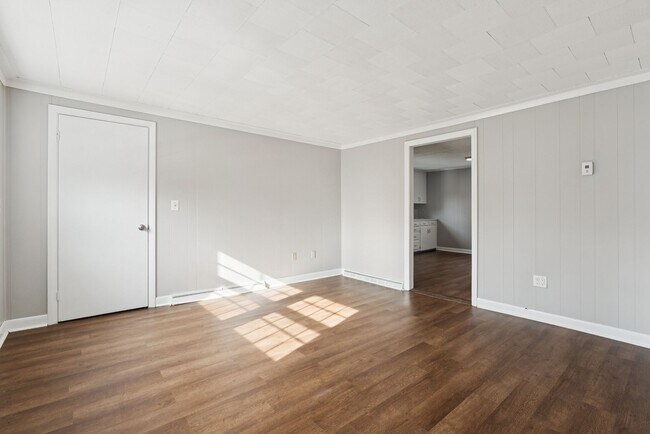 Building Photo - 1087 Littlefield Rd