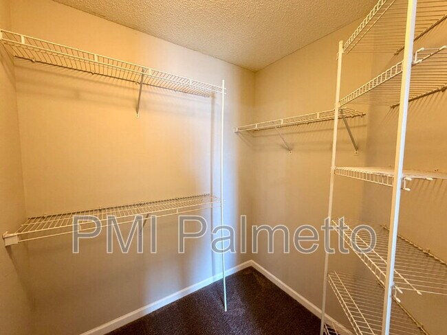 Building Photo - 5 Sterling Ridge Ct