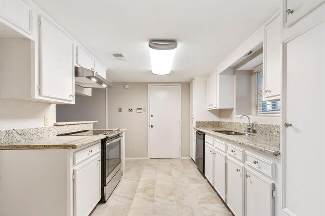 Building Photo - 108 N Deerfoot Cir