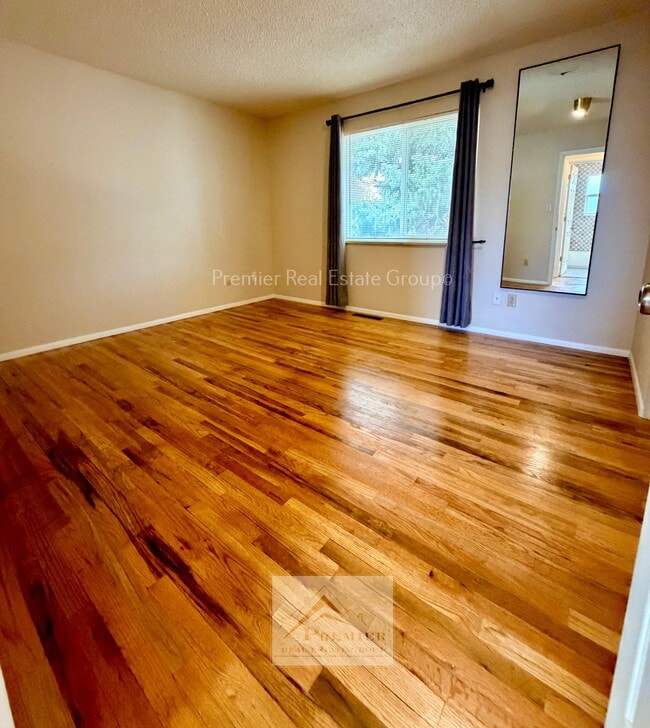 Building Photo - 4519 Bella Dr