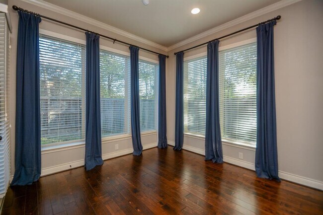 Building Photo - 64 Daffodil Meadow Pl