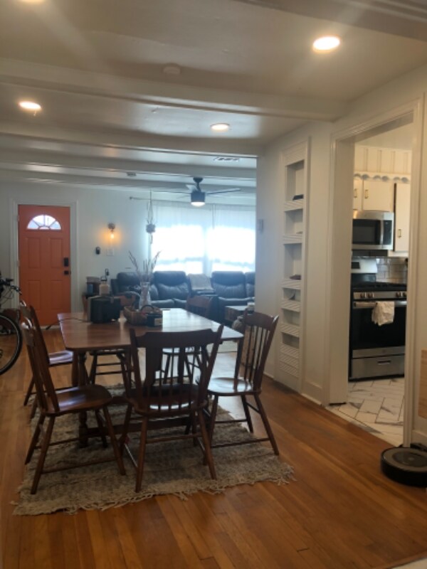 Building Photo - 2418 22nd St