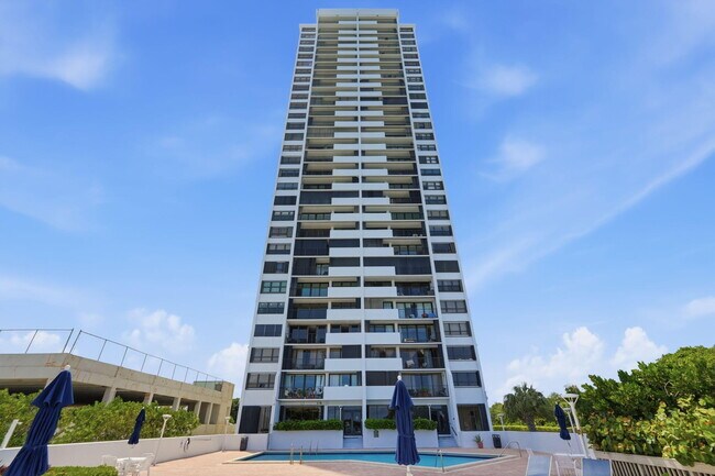 Building Photo - 5600 N Flagler Dr
