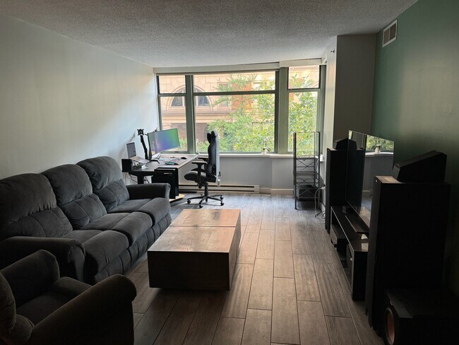 Building Photo - 1150 K St NW