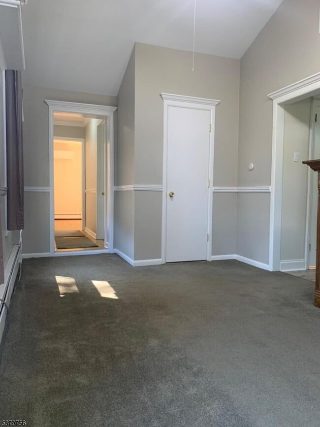 Building Photo - 29 Manito Ave