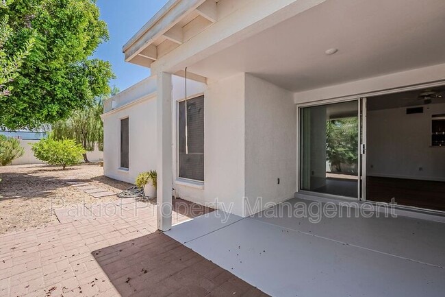 Building Photo - 635 E Boca Raton Rd