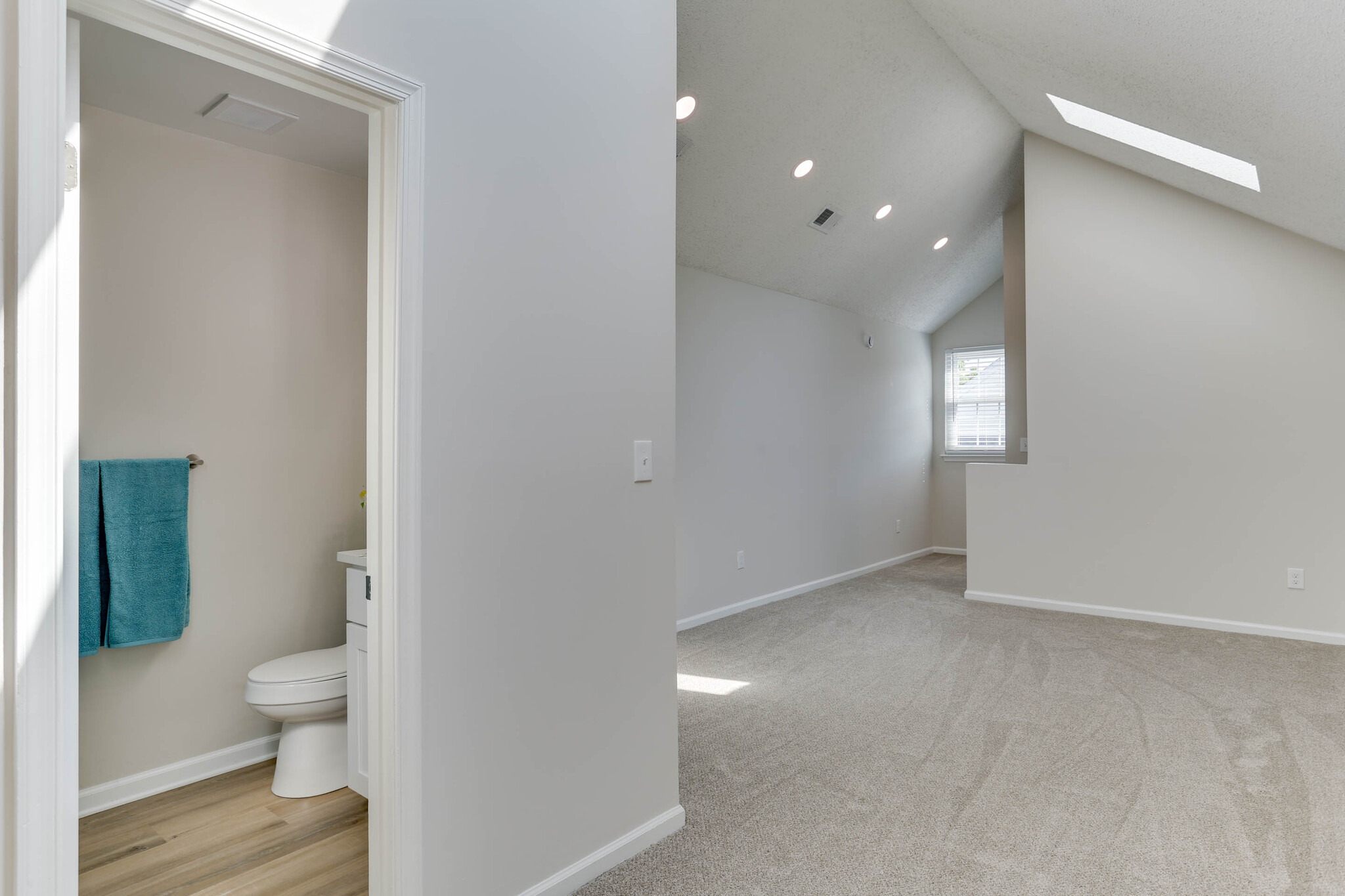 Building Photo - 1553 Penrose Arch