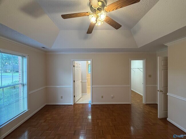 Building Photo - 701 Rigel Dr SW