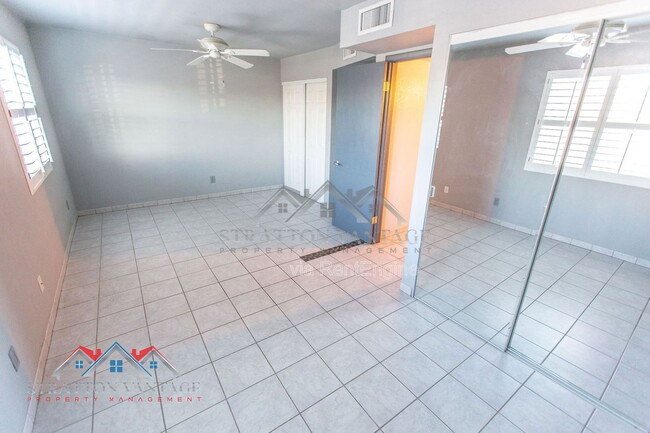 Building Photo - 1735 W Pampa Ave