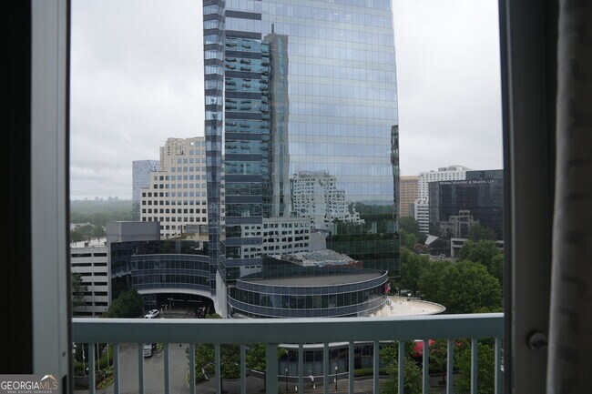 Building Photo - 3324 Peachtree Rd NE