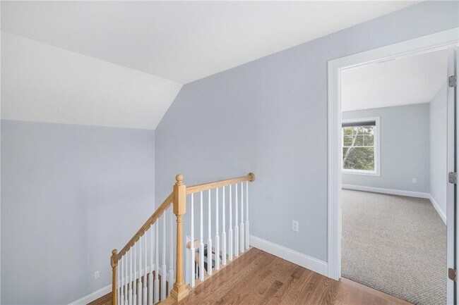 Building Photo - 11 Vespia Ln