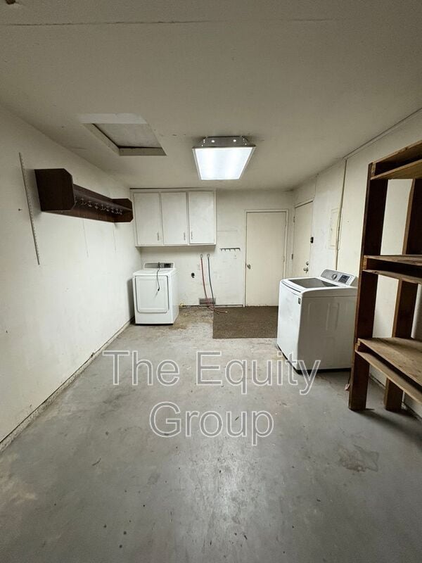 Building Photo - 2038 S Cain St