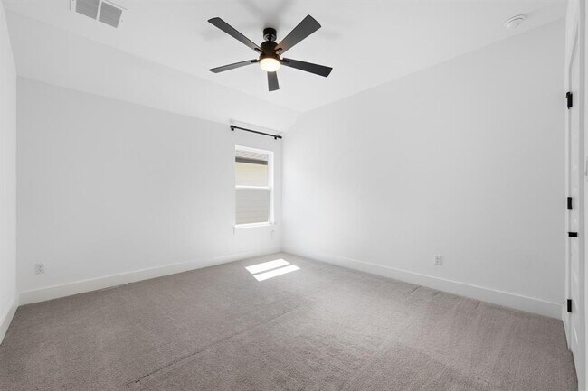 Building Photo - 2308 Sawdust Dr