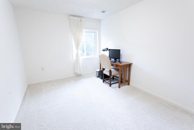 Building Photo - 1540 Northgate Square