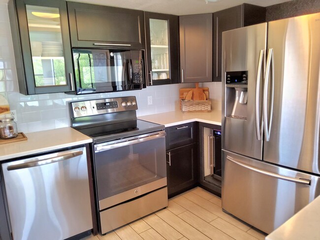 Building Photo - 7255 E Snyder Rd