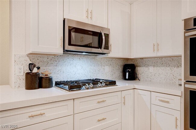 Building Photo - 10720 Elm Ridge Ave