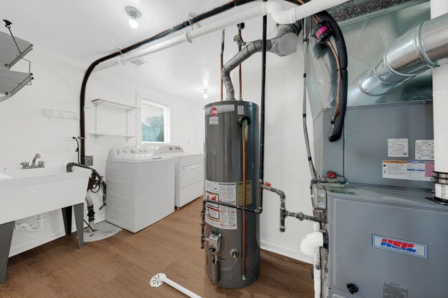 Building Photo - 5080 Prairie Oak Rd