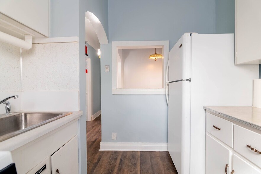 Building Photo - 435 S Westnedge Ct