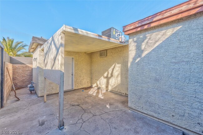 Building Photo - 3912 Torsby Pl