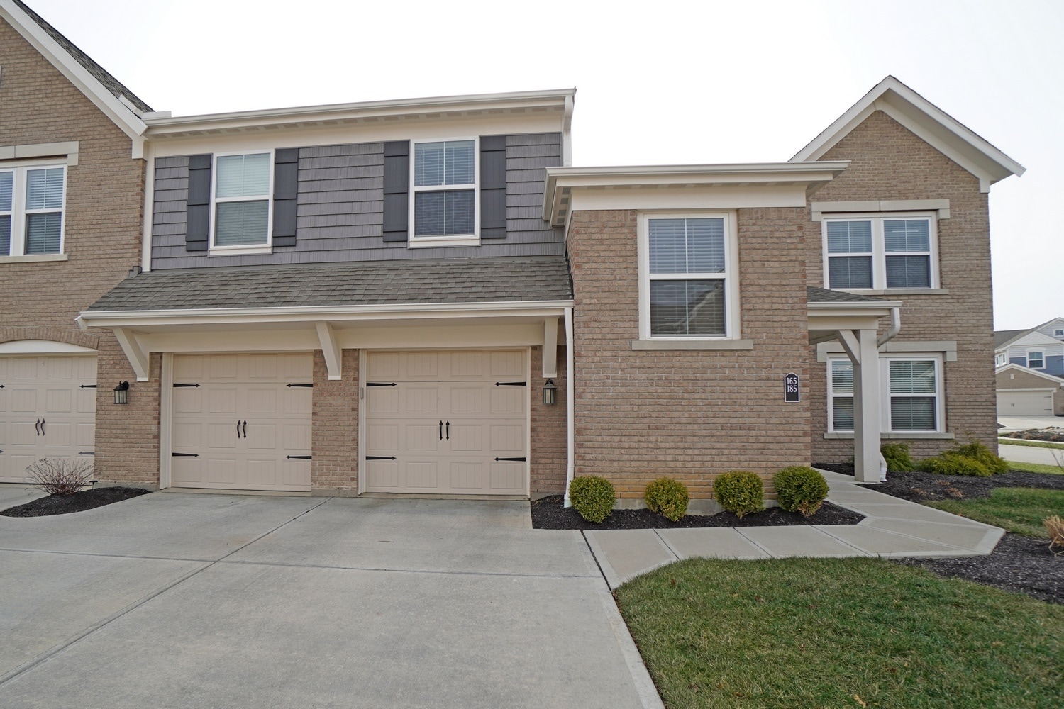 Front. Detached garage. - 165 Waterhaven Way