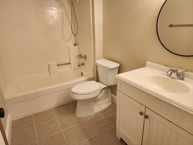 Building Photo - Gorgeous 5 Bedroom in Carmel Mtn Ranch in Gated Community