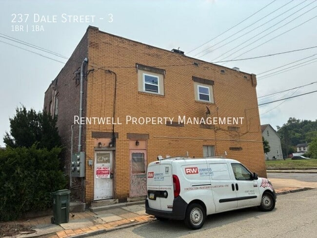Building Photo - 237 Dale St