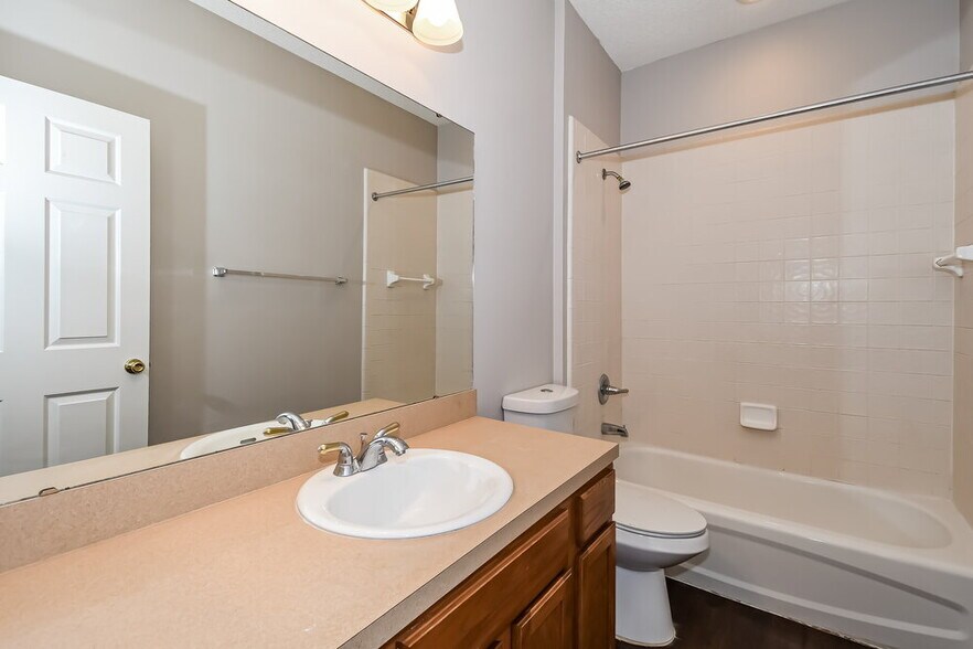 Building Photo - 2741 Acorn Park Dr N