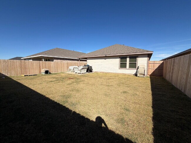 Building Photo - 7433 8th St