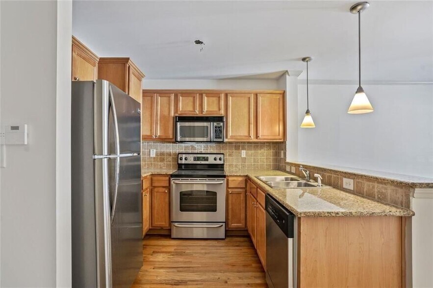 Building Photo - 48 Peachtree Ave NE