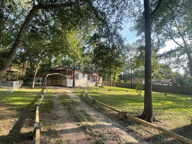 Primary Photo - 16407 N Ravenswood Dr