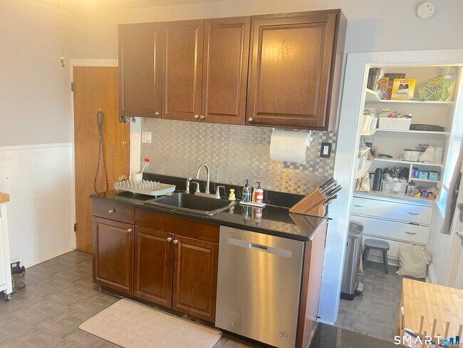 Building Photo - 59 Morehouse St
