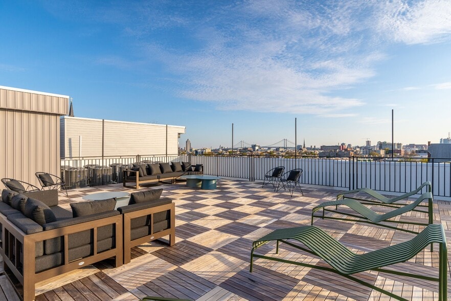 Building Photo - 629 W Girard Ave