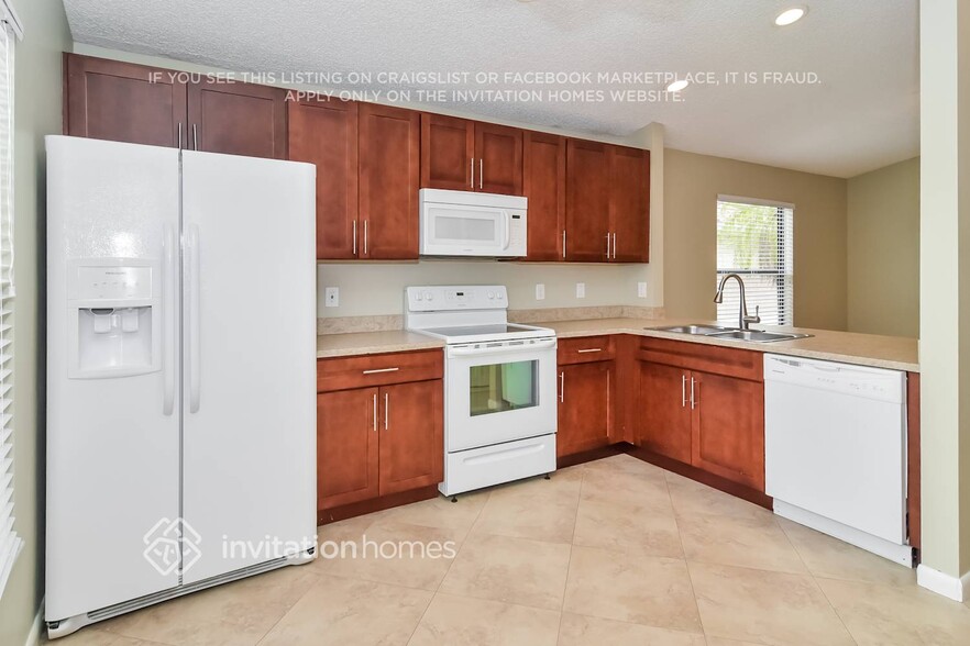 Building Photo - 12667 White Coral Dr