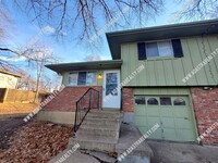 Building Photo - Beautiful Duplex in Merriam-Available NOW!!