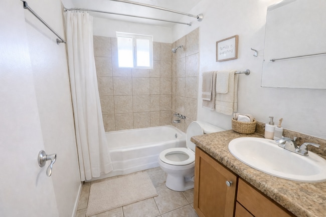 Building Photo - 2821 N Columbus Blvd