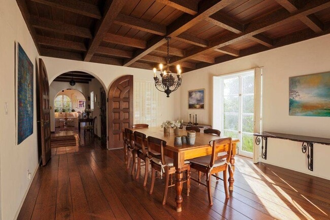 Building Photo - Elegant Furnished Spanish-Style Home, 3BR/...