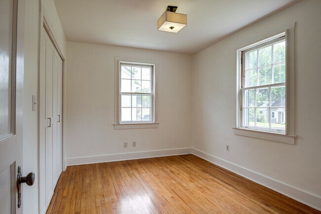 Building Photo - Welcome to your perfect rental in the heart of Green Hills!