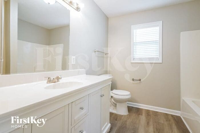 Building Photo - 6009 Pleasant Hill Dr