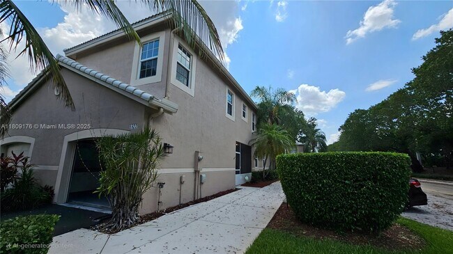 Building Photo - 1877 Salerno Cir