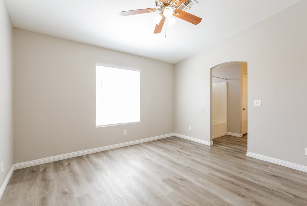 Building Photo - 5232 Shasta Daisy St