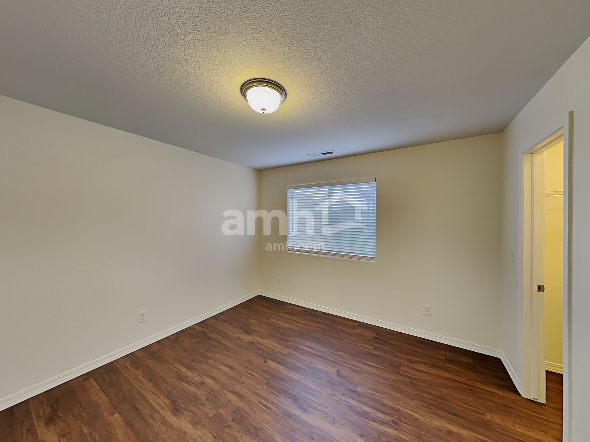 Building Photo - 11342 Avena Rd