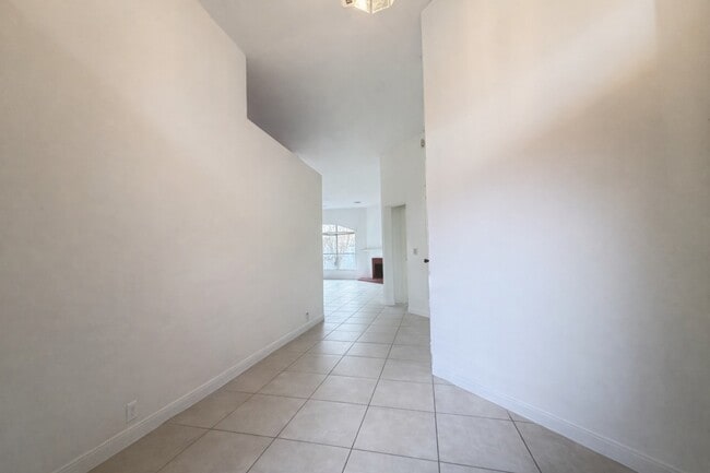 Building Photo - 3111 Birchleaf Dr