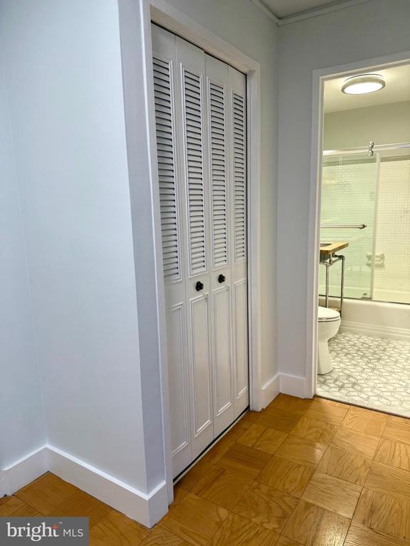 Building Photo - 10201 Grosvenor Pl